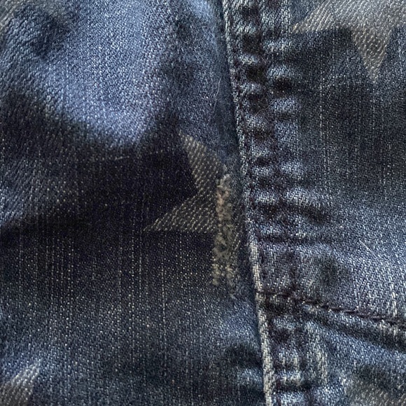 Rock and Republic Gun Show Distress Denim Vest - Picture 6 of 15